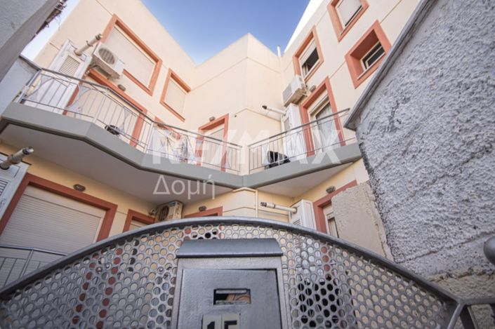 Image No.2-6 Bed Property for sale