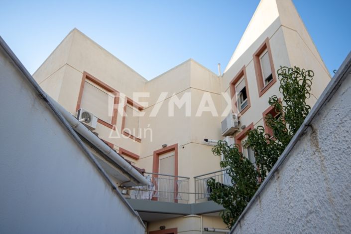 Image No.38-6 Bed Property for sale