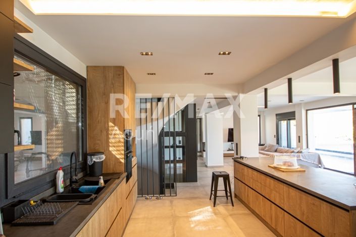 Image No.37-5 Bed Maisonette for sale