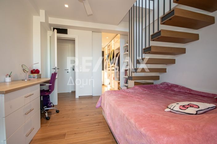 Image No.52-5 Bed Maisonette for sale