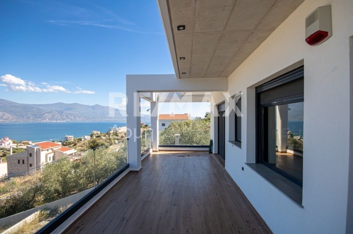 Image No.54-5 Bed Maisonette for sale