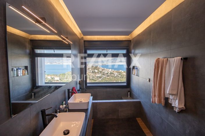 Image No.9-5 Bed Maisonette for sale