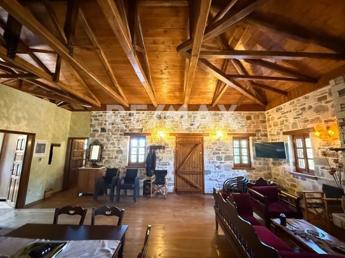 Image No.1-2 Bed House for sale