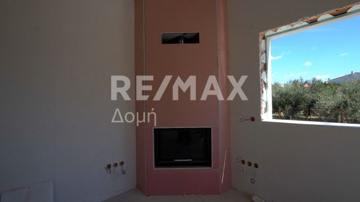 Image No.39-3 Bed Maisonette for sale