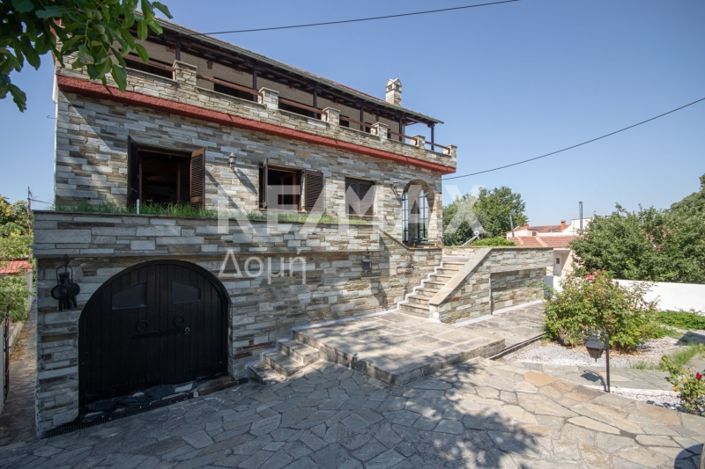 Image No.1-5 Bed Maisonette for sale