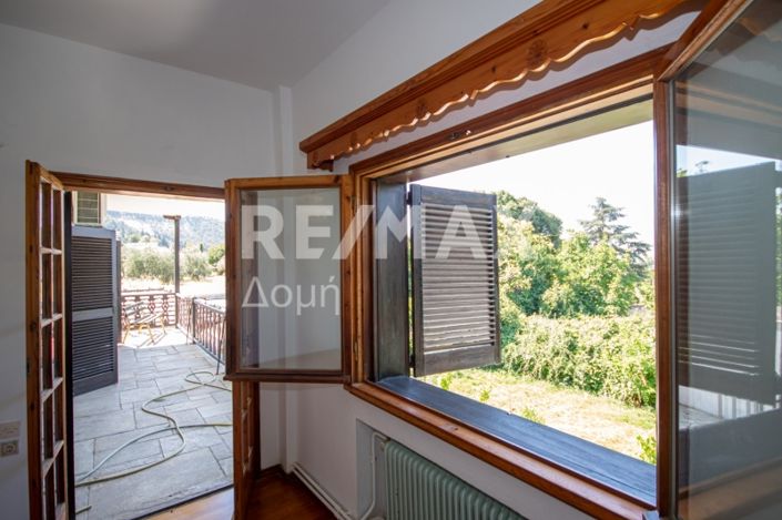 Image No.34-5 Bed Maisonette for sale