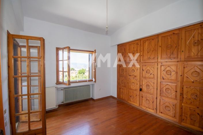 Image No.44-5 Bed Maisonette for sale