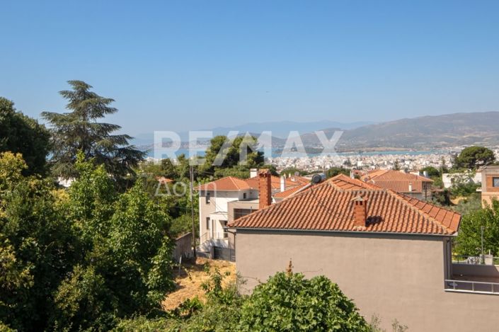 Image No.50-5 Bed Maisonette for sale