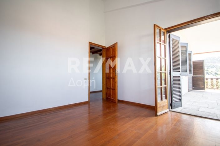 Image No.52-5 Bed Maisonette for sale