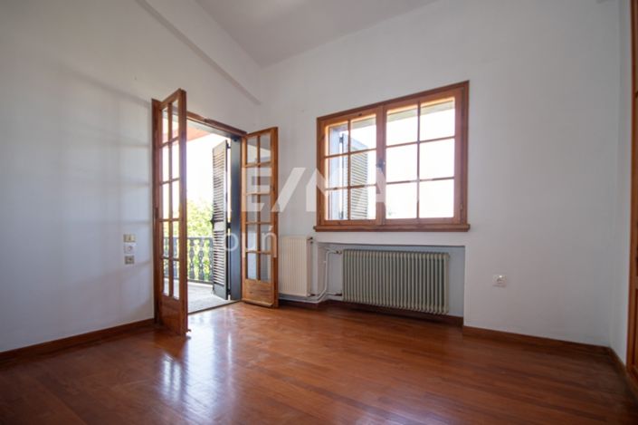 Image No.53-5 Bed Maisonette for sale