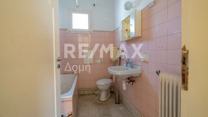 Image No.21-2 Bed Property for sale