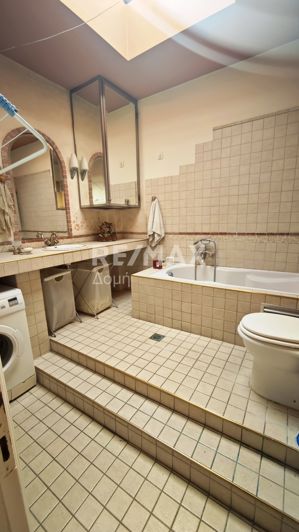 Image No.17-3 Bed Property for sale