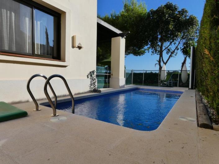 Image No.3-3 Bed Villa / Detached for sale