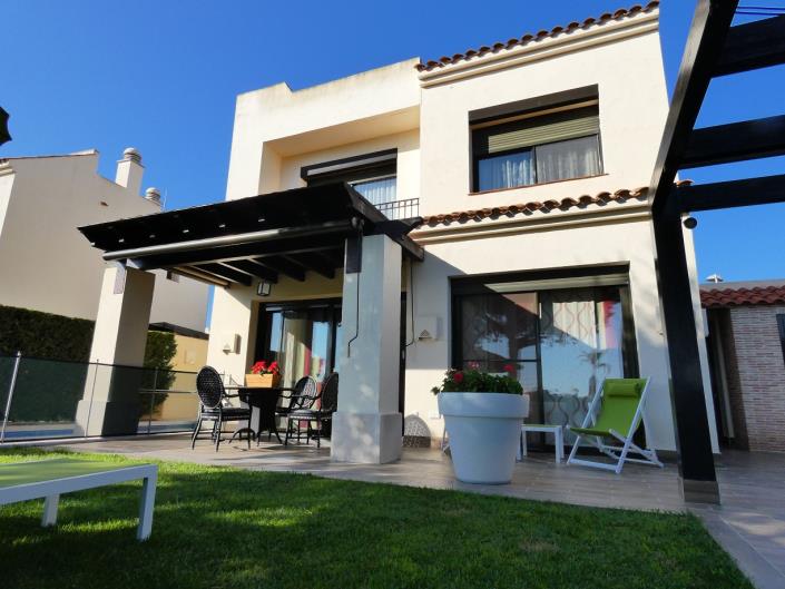 Image No.13-3 Bed Villa / Detached for sale