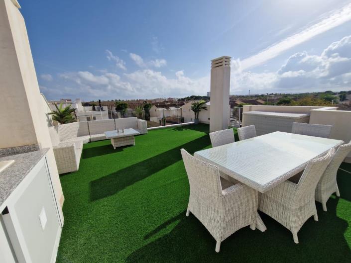 Image No.42-4 Bed Villa / Detached for sale