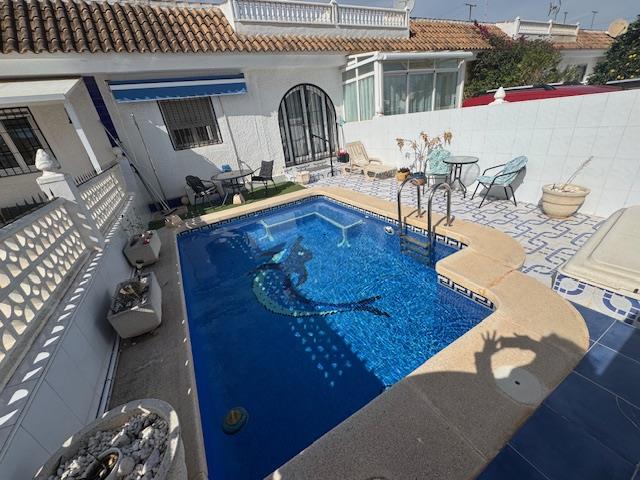 Image No.1-2 Bed House for sale