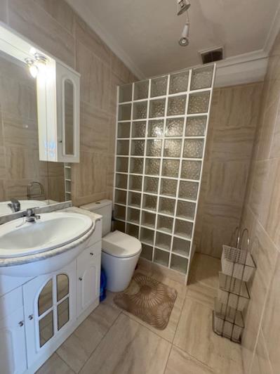 Image No.21-2 Bed House for sale