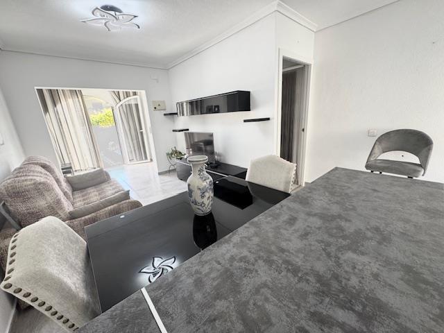 Image No.9-2 Bed House for sale