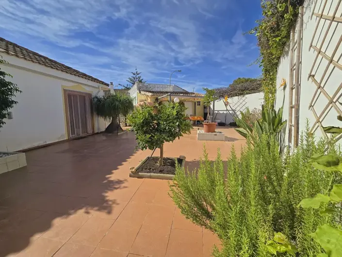 Image No.5-3 Bed House for sale