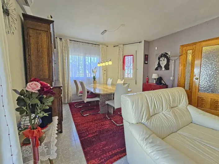 Image No.10-3 Bed House for sale