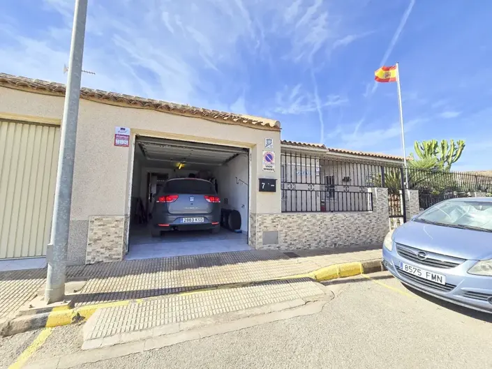 Image No.31-3 Bed House for sale