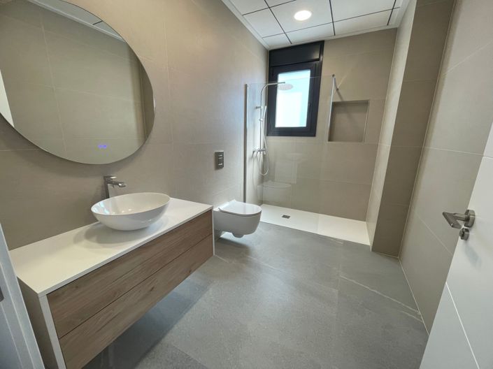 Image No.12-3 Bed Villa / Detached for sale