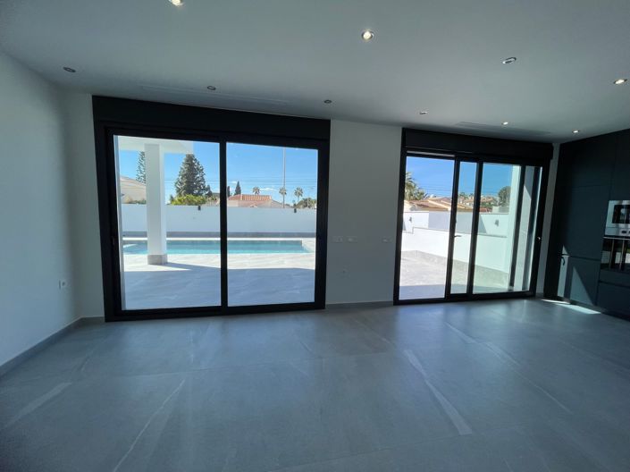 Image No.4-3 Bed Villa / Detached for sale