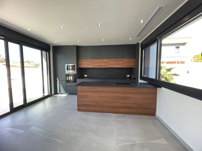 Image No.5-3 Bed Villa / Detached for sale