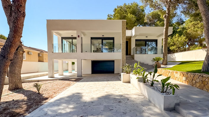 Image No.37-4 Bed Villa / Detached for sale