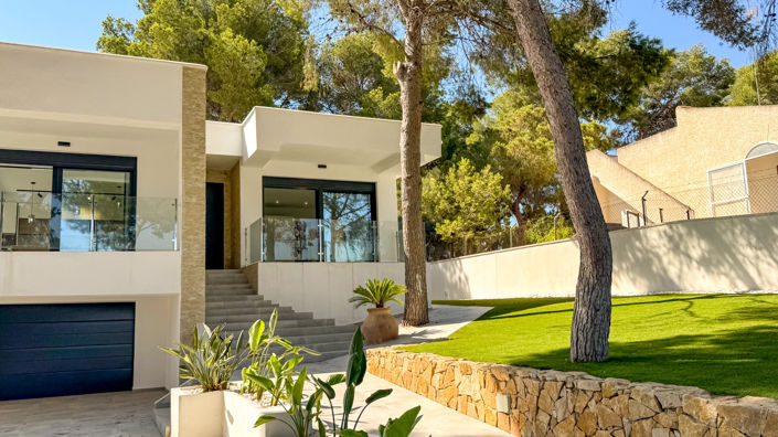 Image No.41-4 Bed Villa / Detached for sale