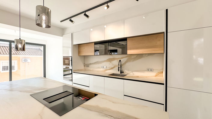 Image No.5-4 Bed Villa / Detached for sale