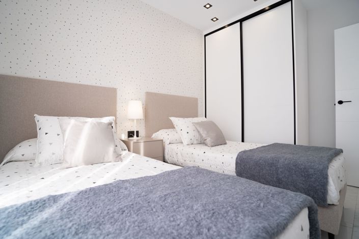 Image No.23-2 Bed Bungalow for sale