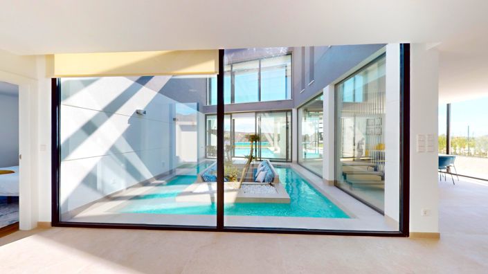 Image No.22-4 Bed Villa / Detached for sale