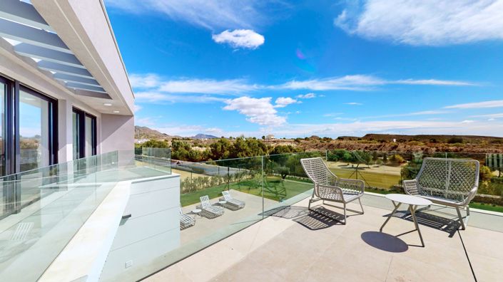 Image No.3-4 Bed Villa / Detached for sale