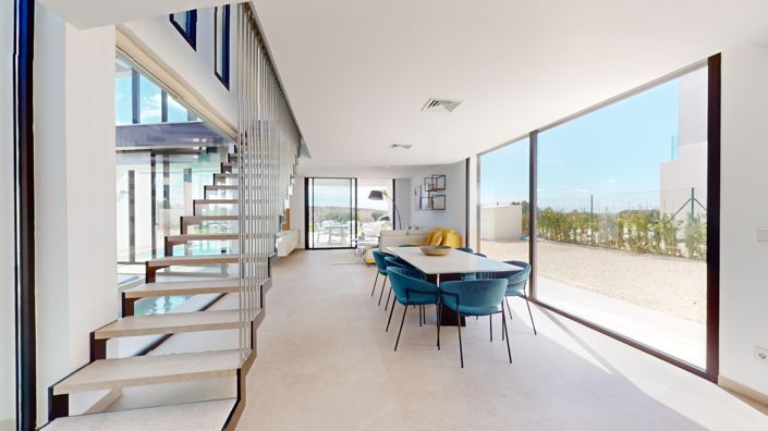 Image No.8-4 Bed Villa / Detached for sale