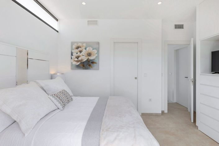 Image No.14-3 Bed Villa / Detached for sale