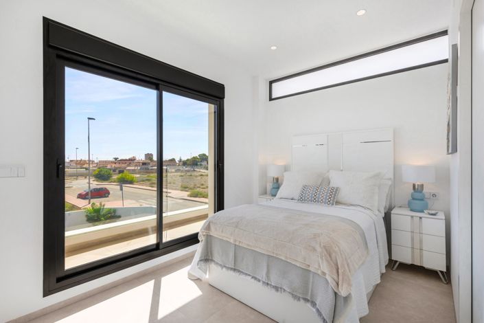 Image No.32-3 Bed Villa / Detached for sale