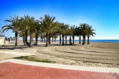 sunny-day-beach-santa-pola-alicante-winter-13