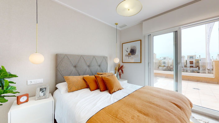 Image No.27-3 Bed Townhouse for sale