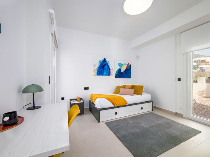 Image No.19-3 Bed Townhouse for sale