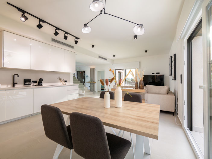 Image No.8-3 Bed Townhouse for sale