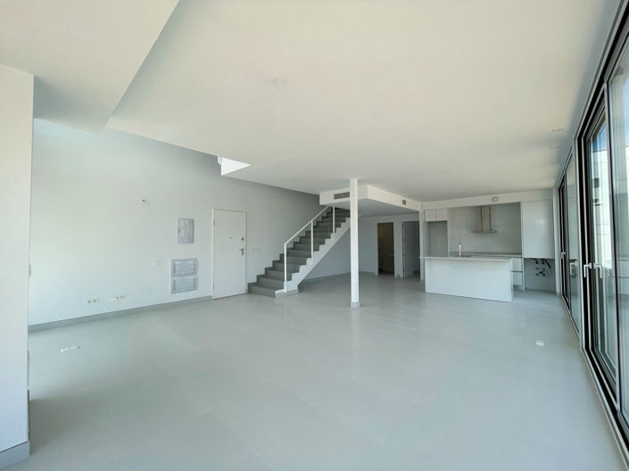 Image No.10-4 Bed Villa / Detached for sale