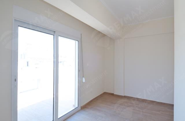 Image No.8-2 Bed Maisonette for sale