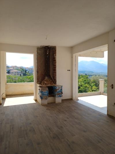 Image No.8-4 Bed Land for sale