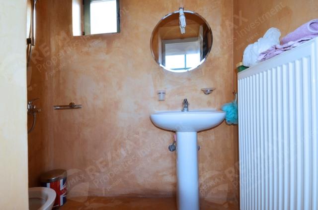 Image No.9-3 Bed Maisonette for sale