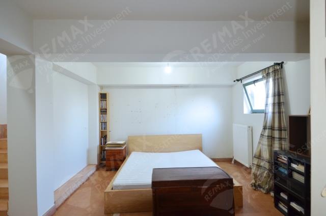 Image No.10-3 Bed Maisonette for sale