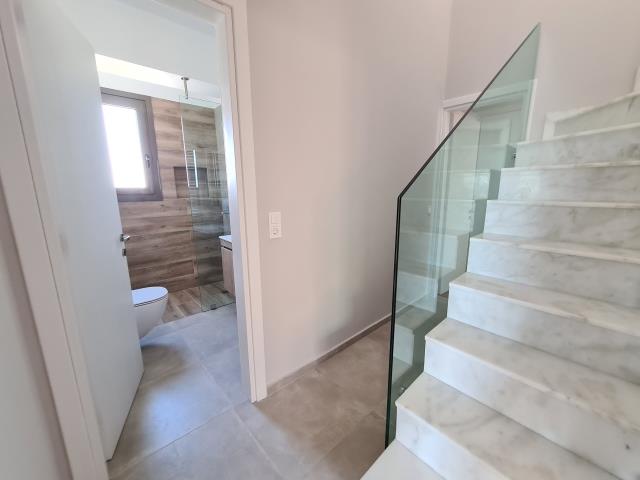 Image No.11-3 Bed Apartment for sale