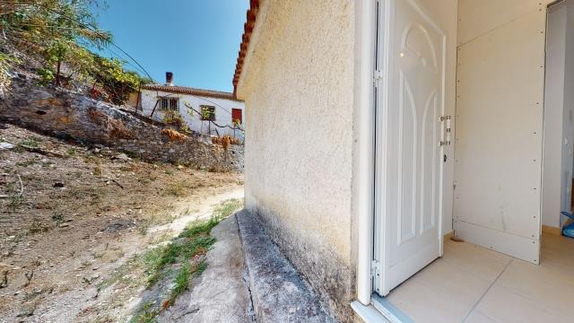 Image No.14-2 Bed Villa / Detached for sale