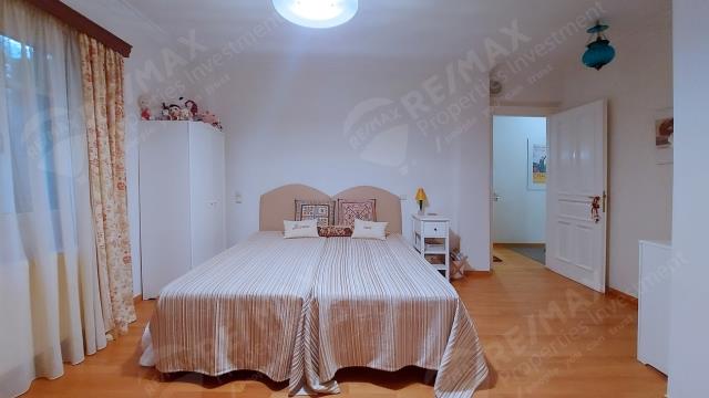 Image No.3-5 Bed Villa / Detached for sale