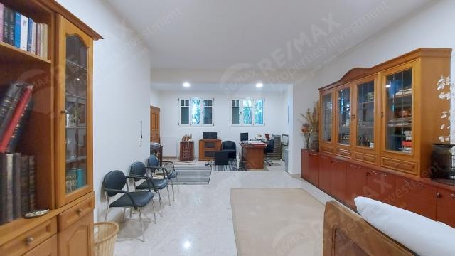 Image No.17-5 Bed Villa / Detached for sale